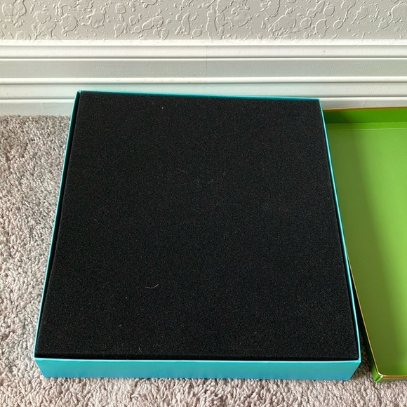 Kate Spade: Darling Point Silver Plate Mirrored Picture Frame- “Mr & Mrs”-8”x10” - Picture 5 of 15